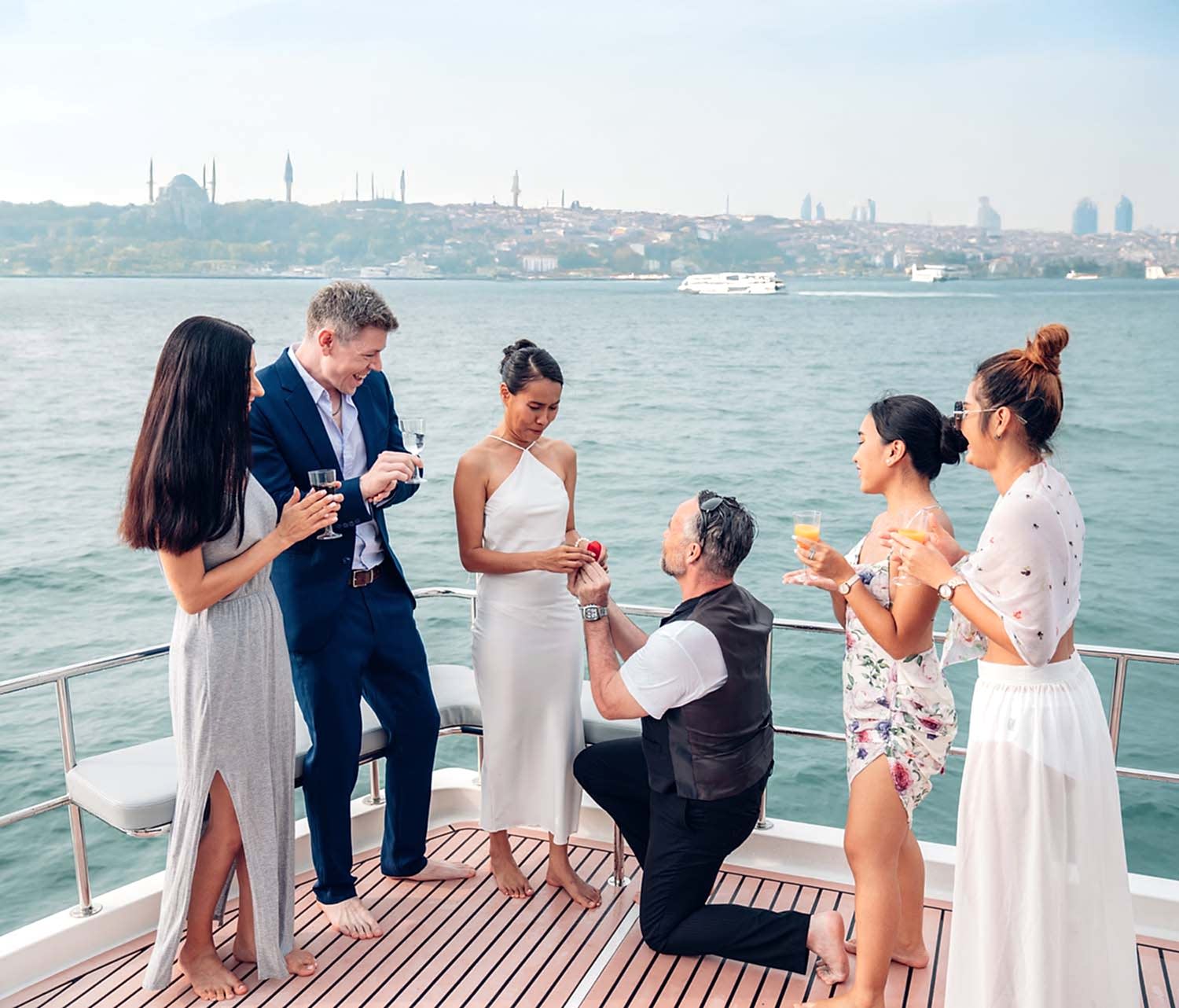 Bakı’nda Teknede Evlilik Teklifi: Romantik ve Unutulmaz Bir An